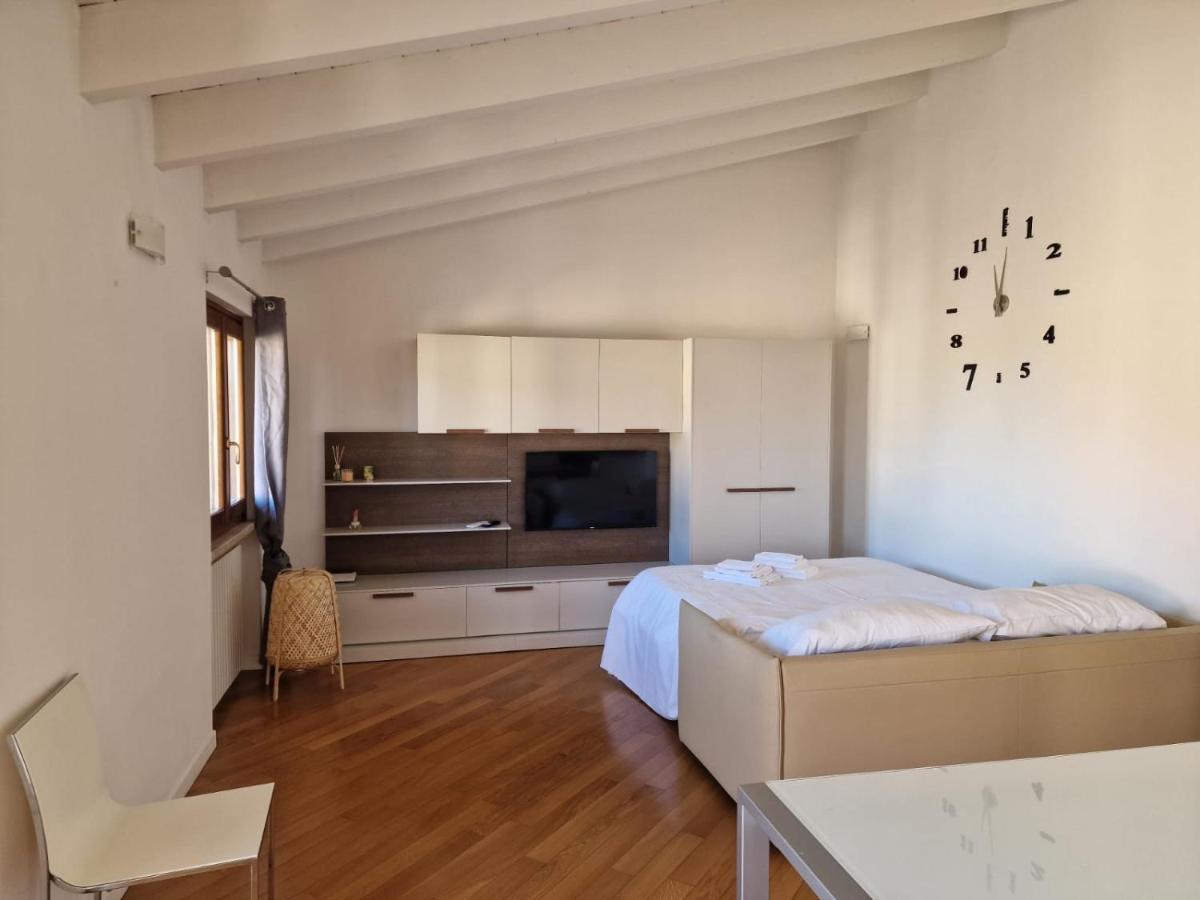 Appartement Vittoria Al Lago à Desenzano del Garda Extérieur photo