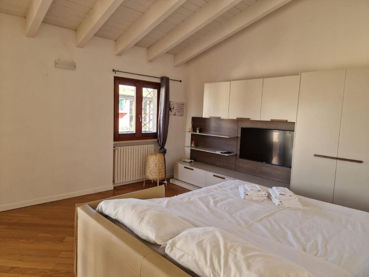 Appartement Vittoria Al Lago à Desenzano del Garda Extérieur photo