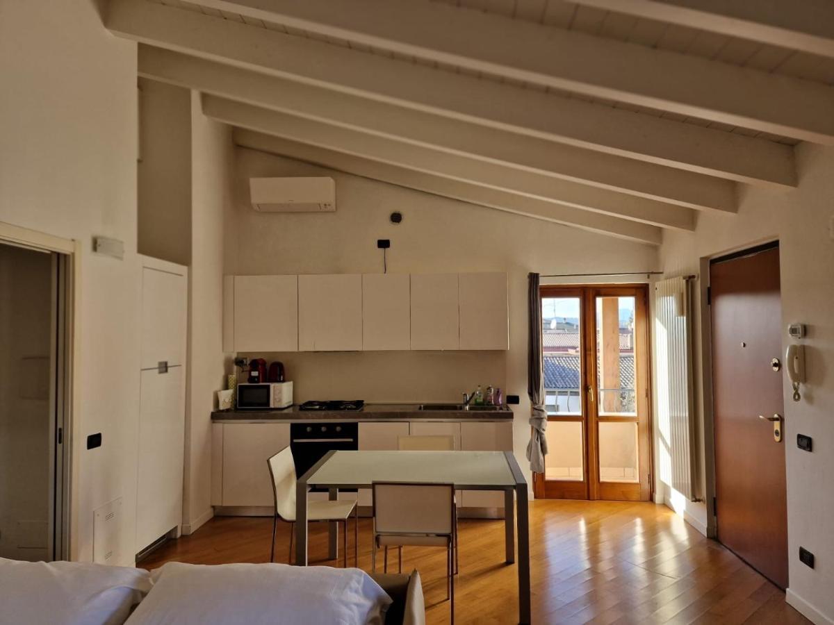 Appartement Vittoria Al Lago à Desenzano del Garda Extérieur photo